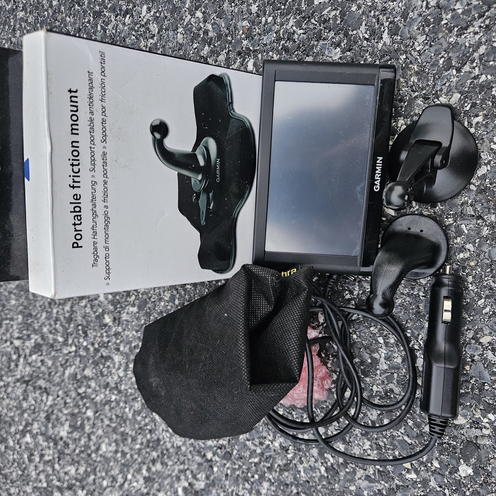 Garmin Black Portable Friction Mount with GPS